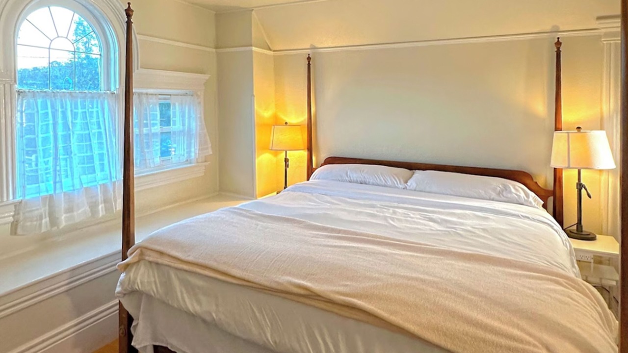 Photo of Bedroom in Cloverdale