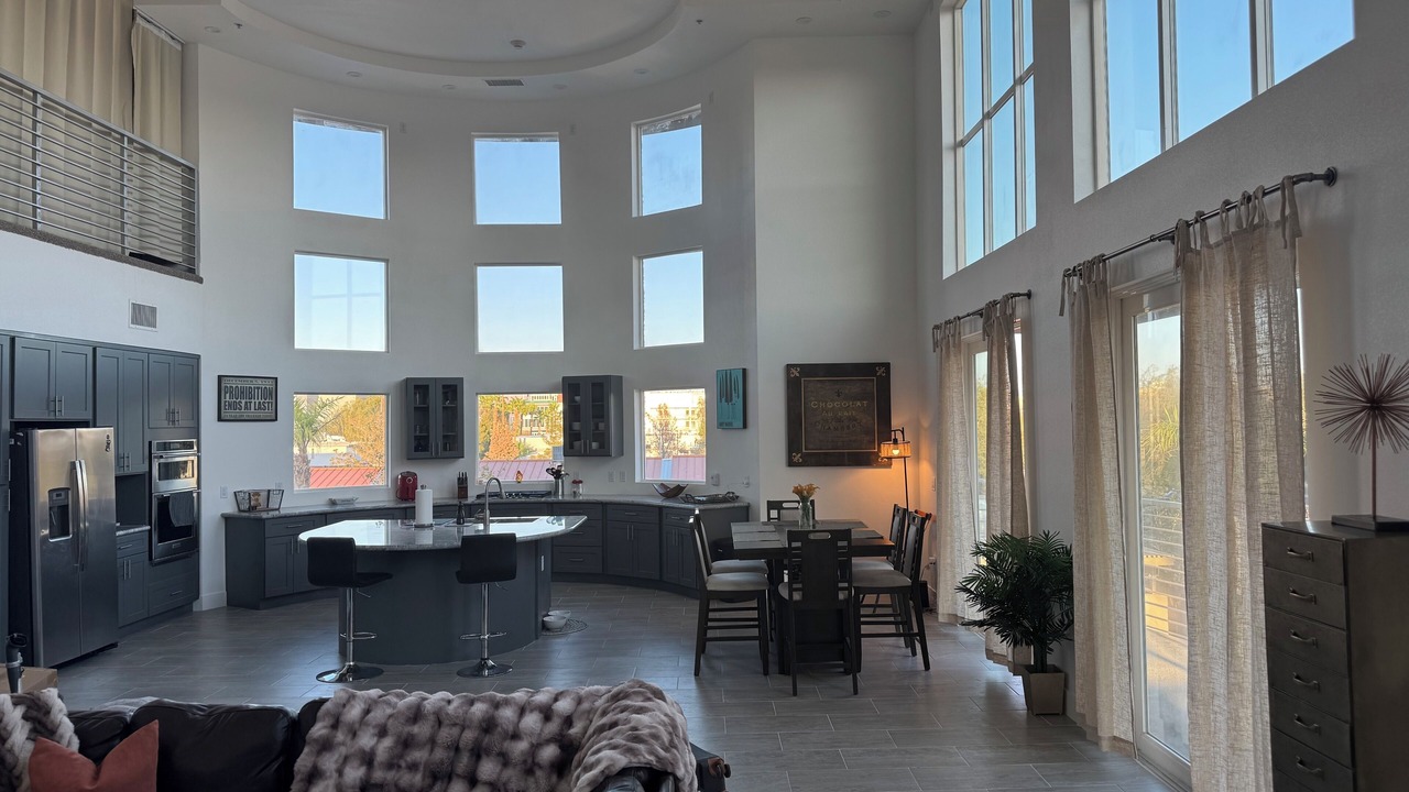Photo of Livingroom in Rancho Oakey