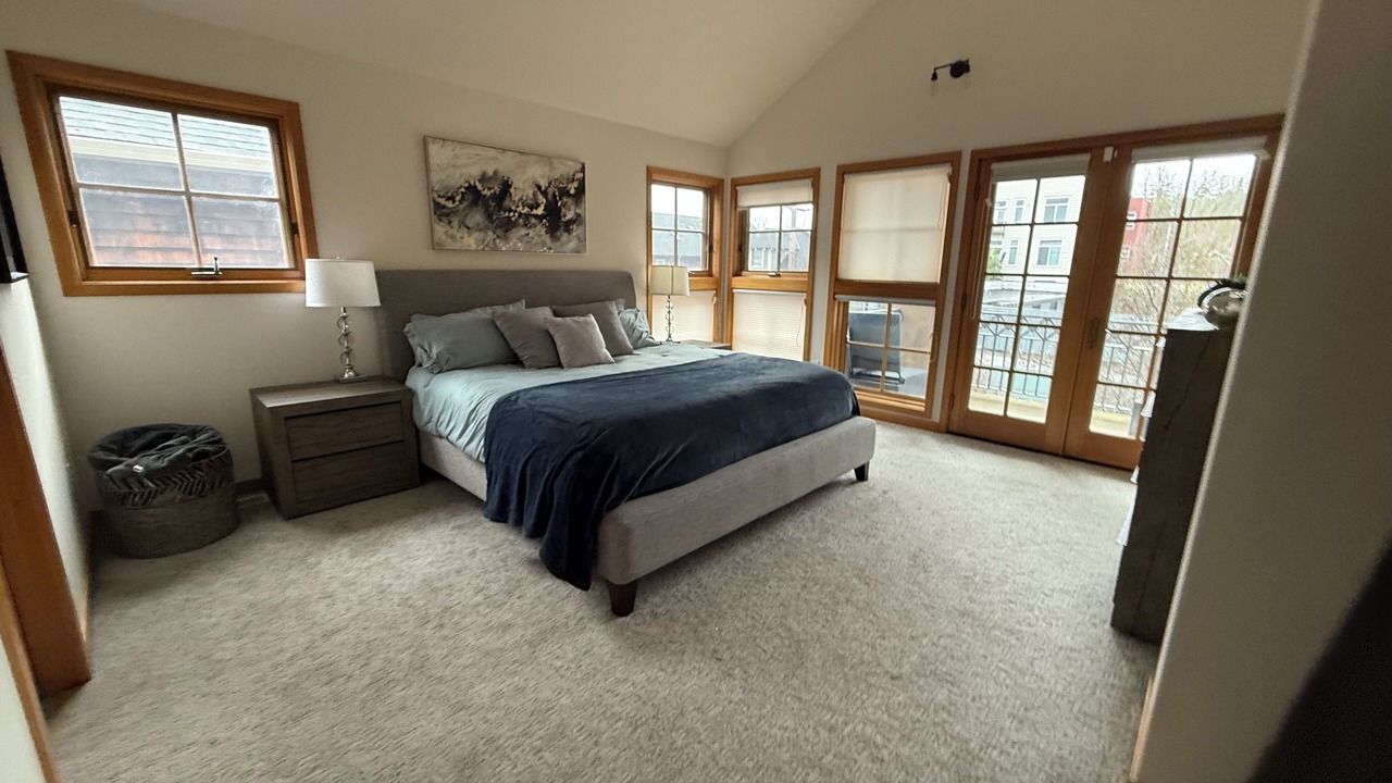Photo of Bedroom in Willamette Heights