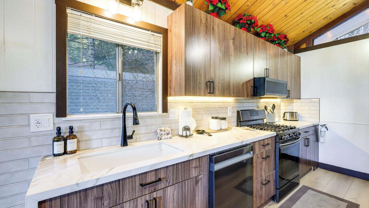 Photo of Kitchen in Arrowhead Villas