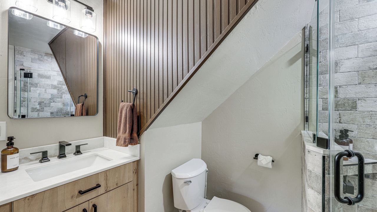 Photo of Bathroom in Arrowhead Villas