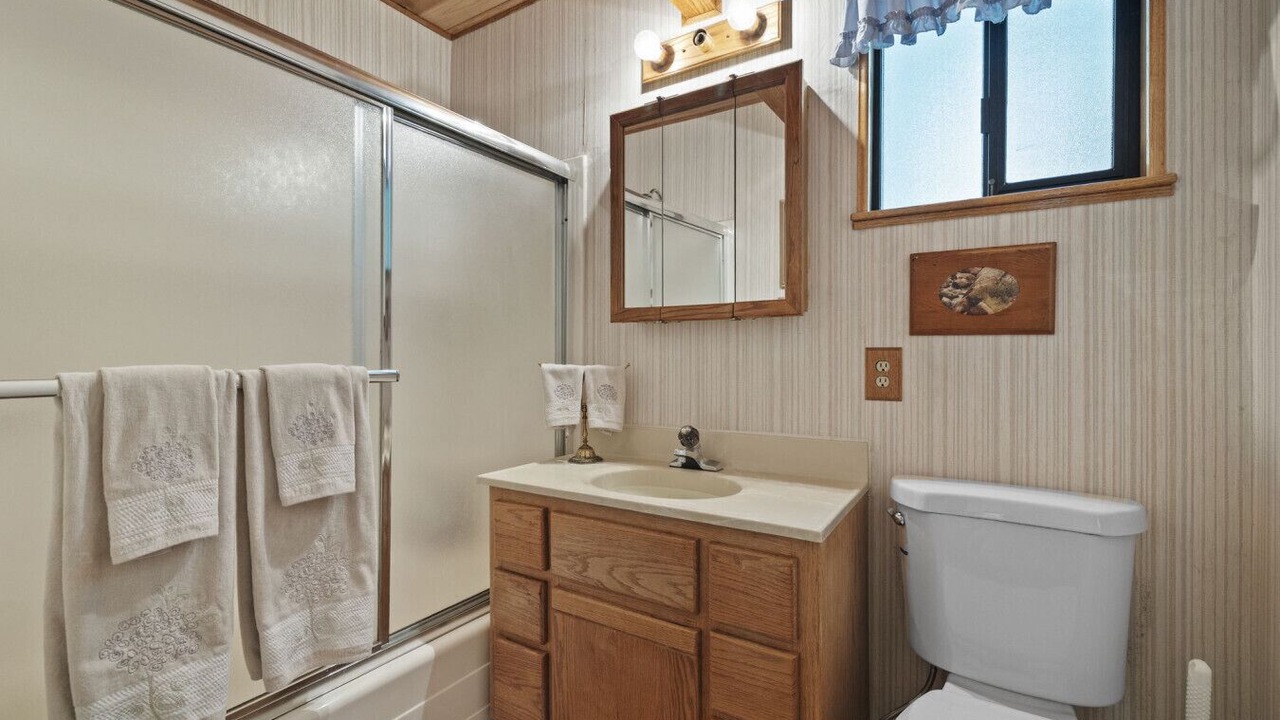Photo of Bathroom in Long Barn