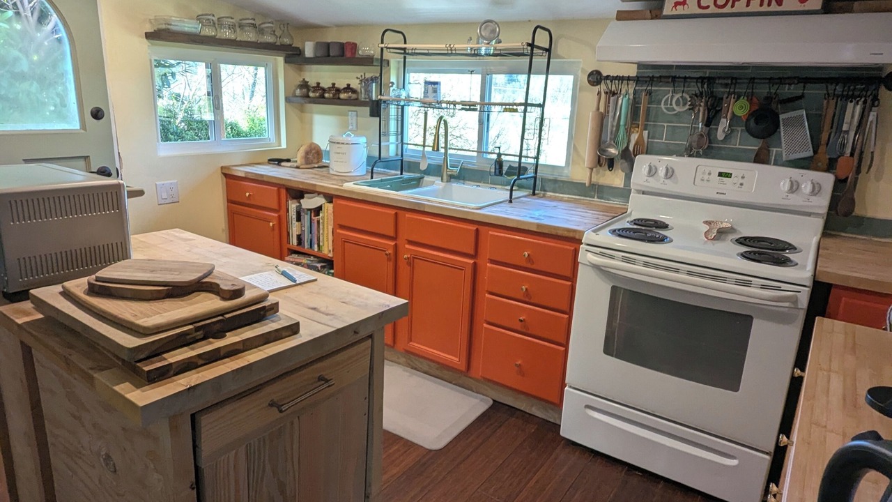 Photo of Kitchen in Clatskanie