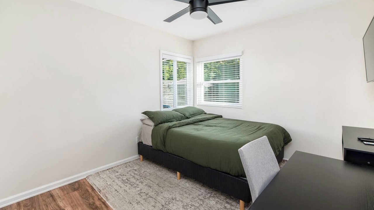 Photo of Bedroom in Valencia Park