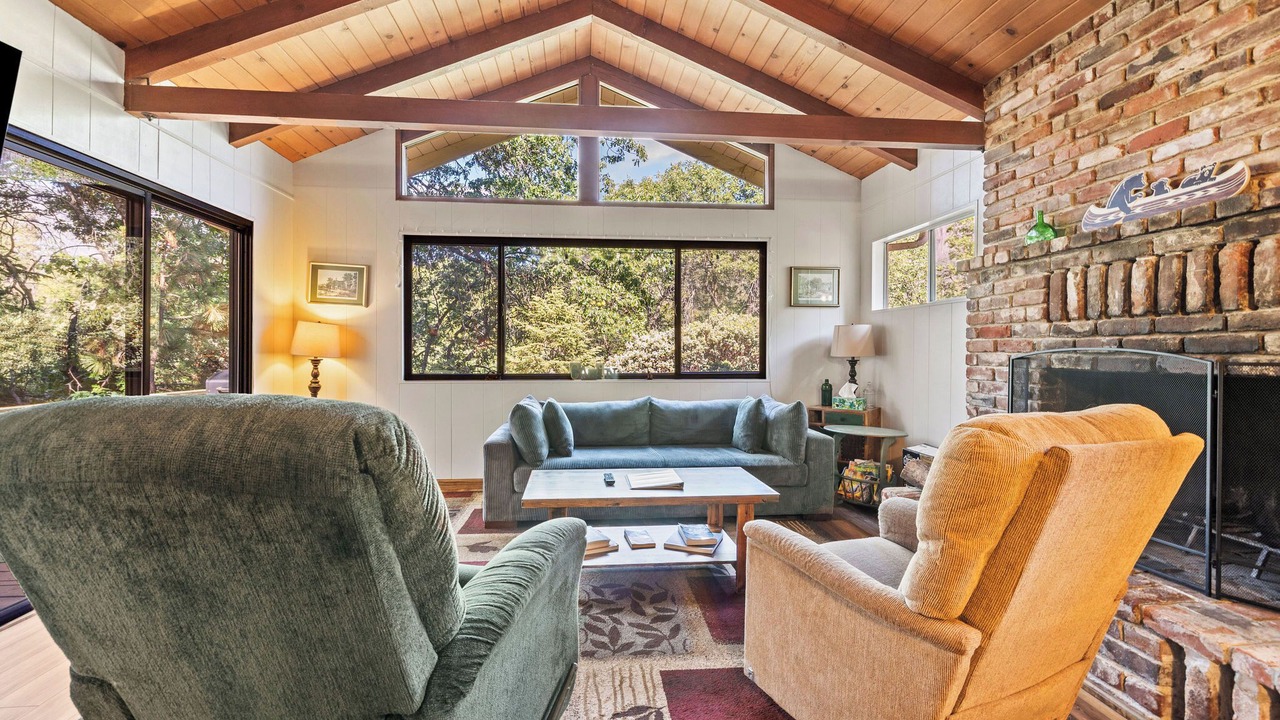 Photo of Livingroom in Camp Nelson