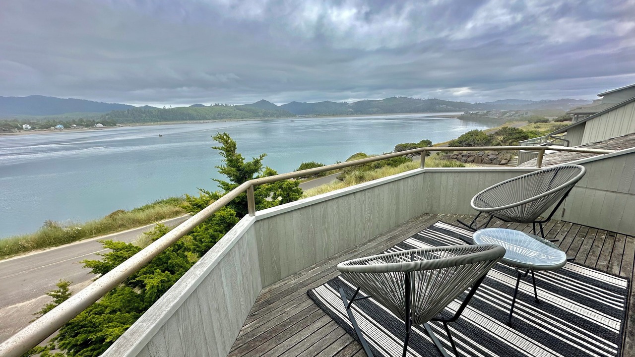 Photo of Patio Balcony in Gleneden Beach