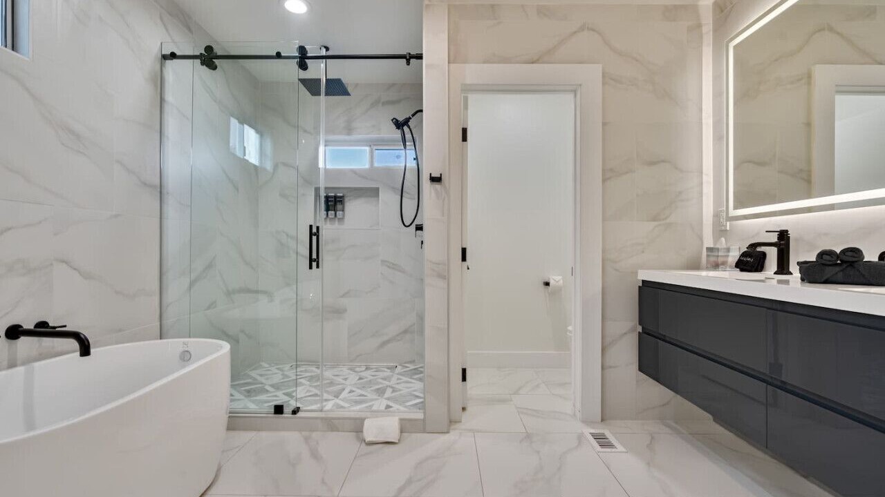 Photo of Bathroom in Wilshire