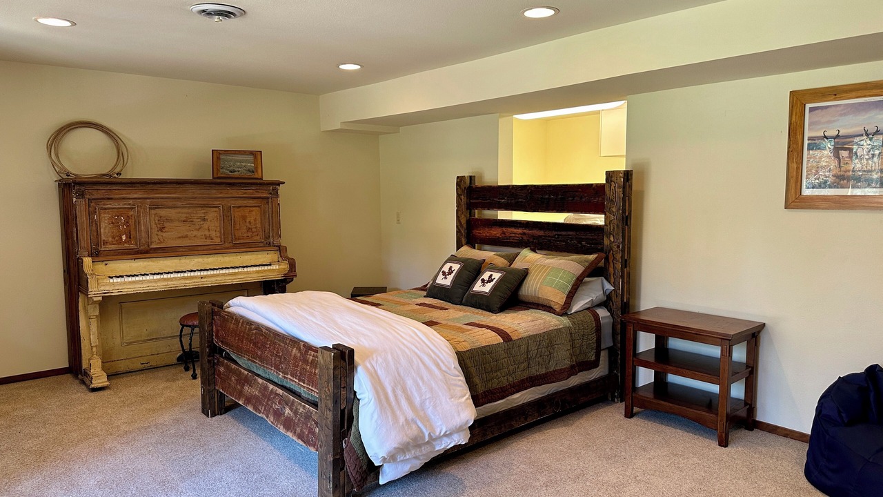 Photo of Bedroom in Three Rivers