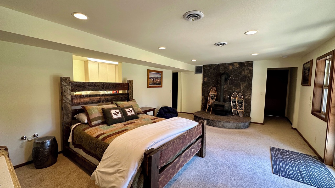 Photo of Bedroom in Three Rivers