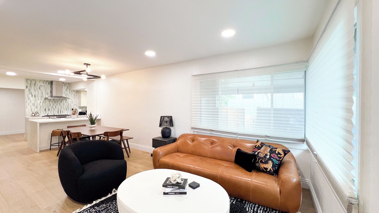 Photo of Livingroom in Bay Park