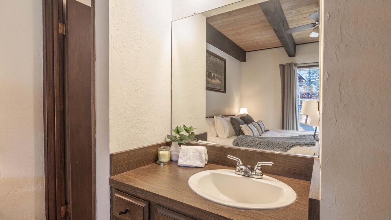 Photo of Bathroom in Summit Estates