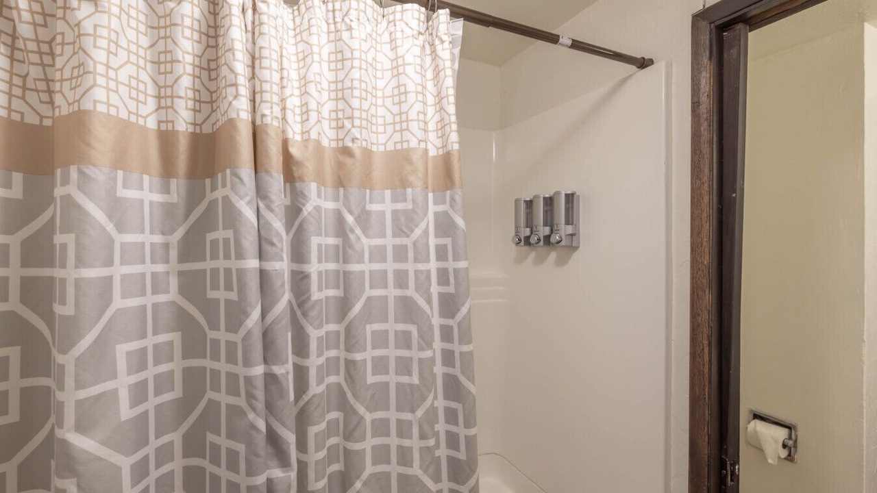 Photo of Bathroom in Summit Estates