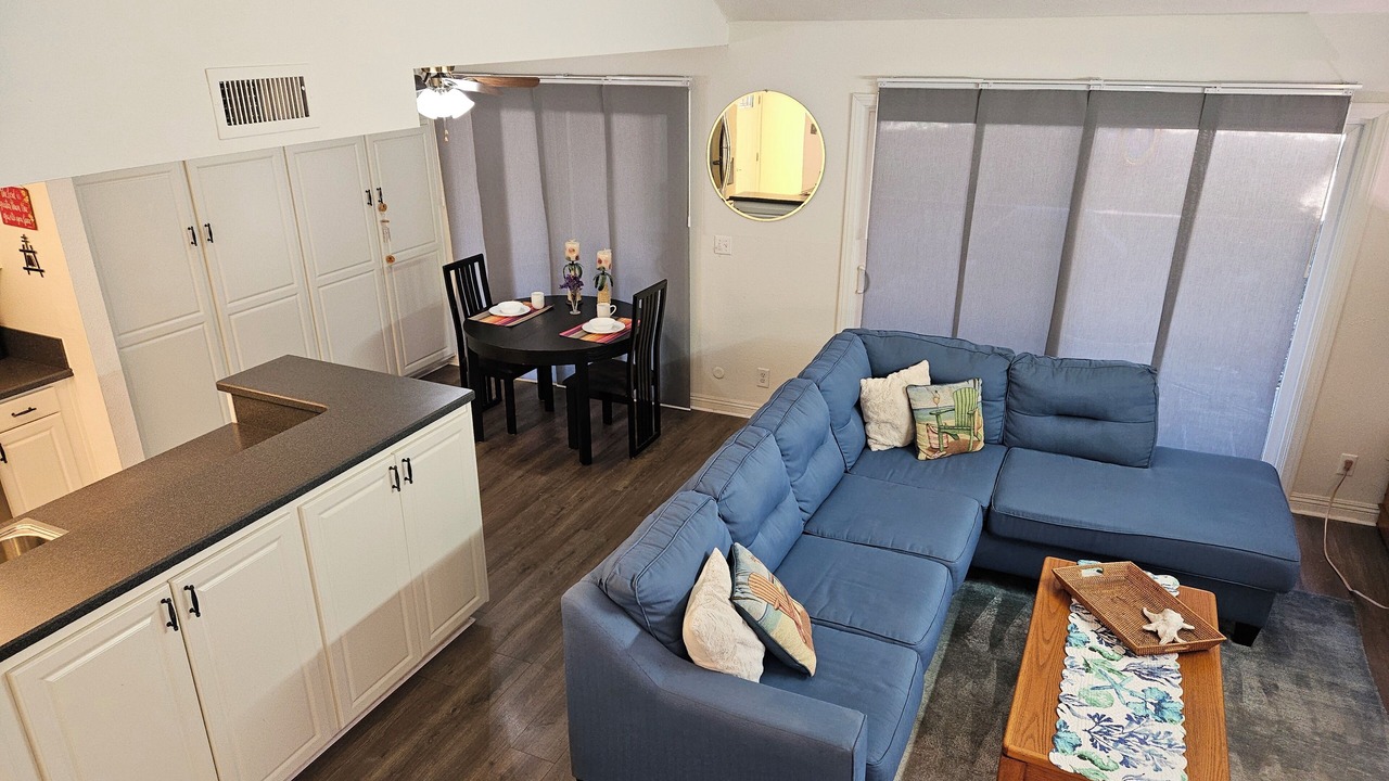 Photo of Livingroom in San Diego Country Estates