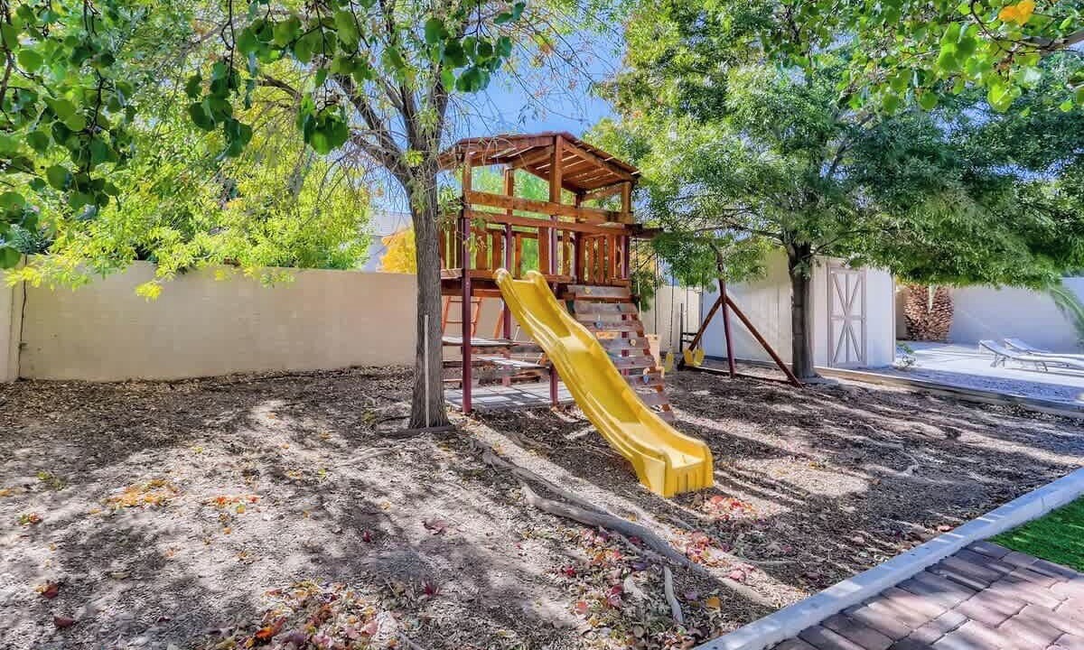 Photo of Others in Rhodes Ranch