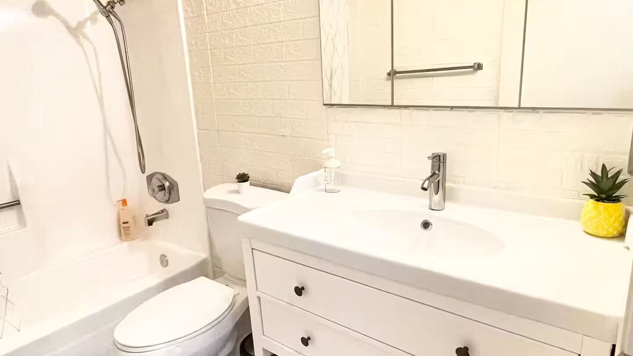Photo of Bathroom in Alhambra
