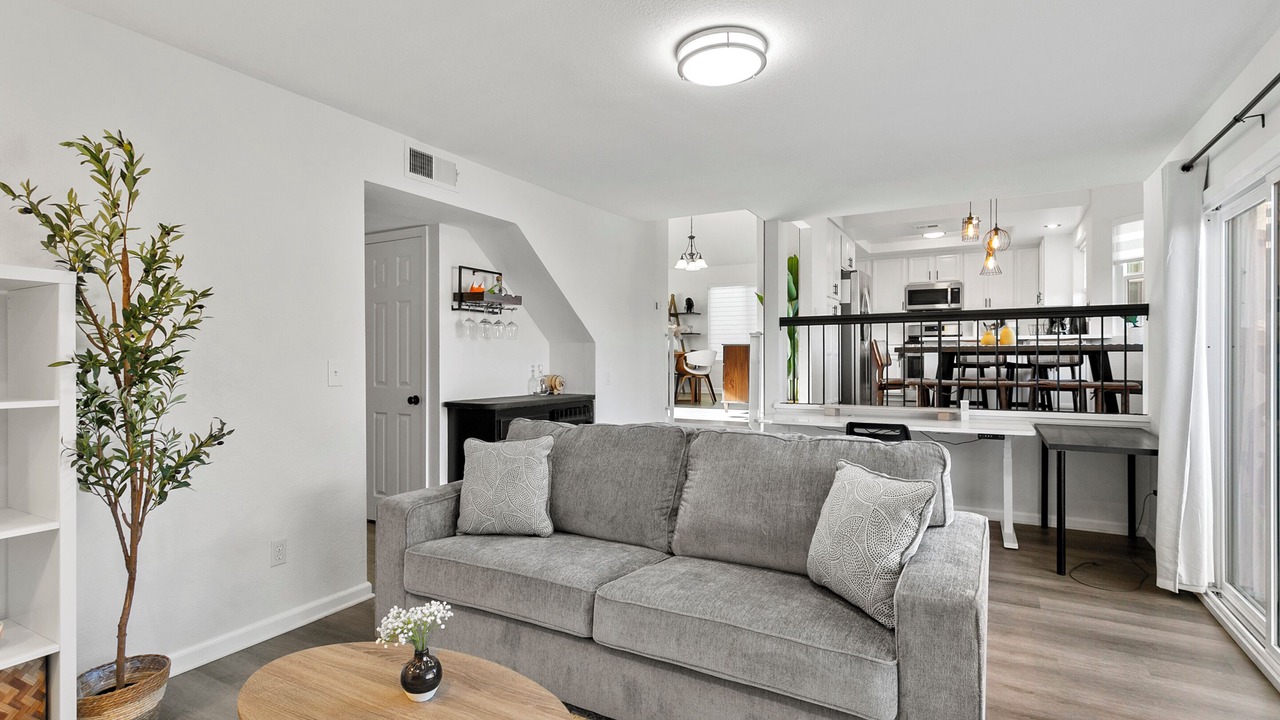 Photo of Livingroom in Mira Mesa