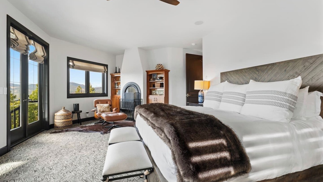 Photo of Bedroom in Gold Mountain