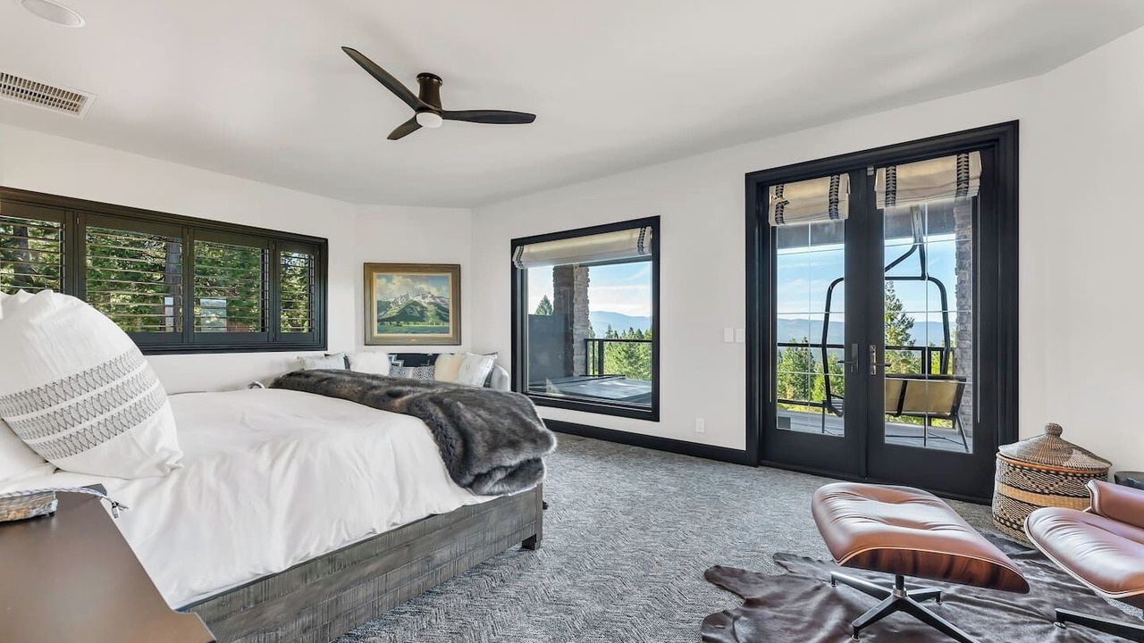 Photo of Bedroom in Gold Mountain