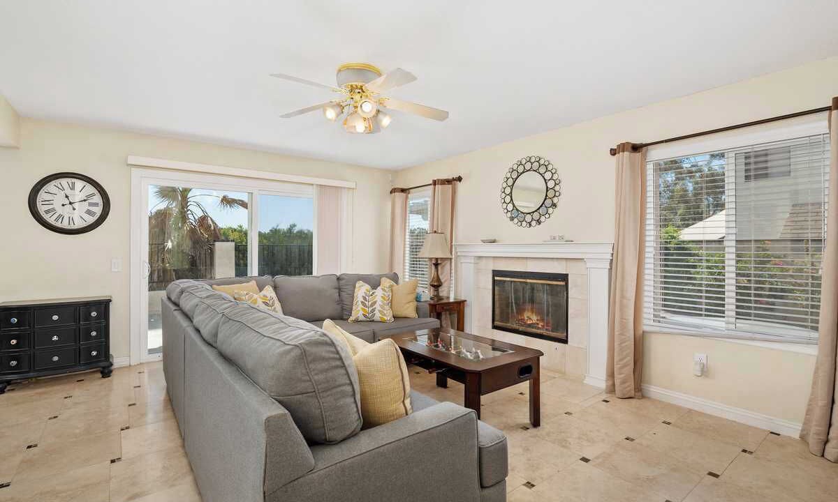Photo of Livingroom in Rancho Penasquitos