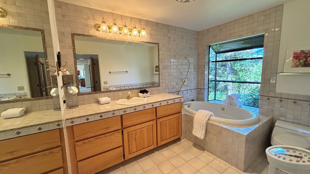 Photo of Bathroom in Gold Beach