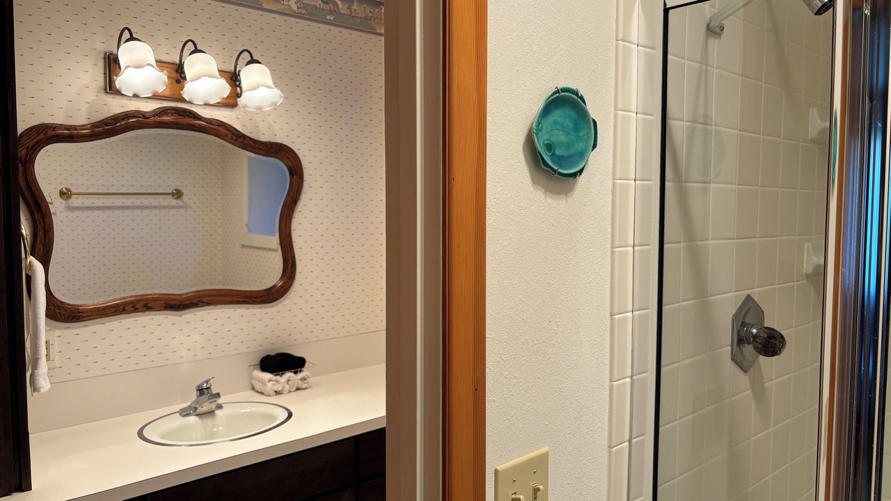 Photo of Bathroom in Gold Beach