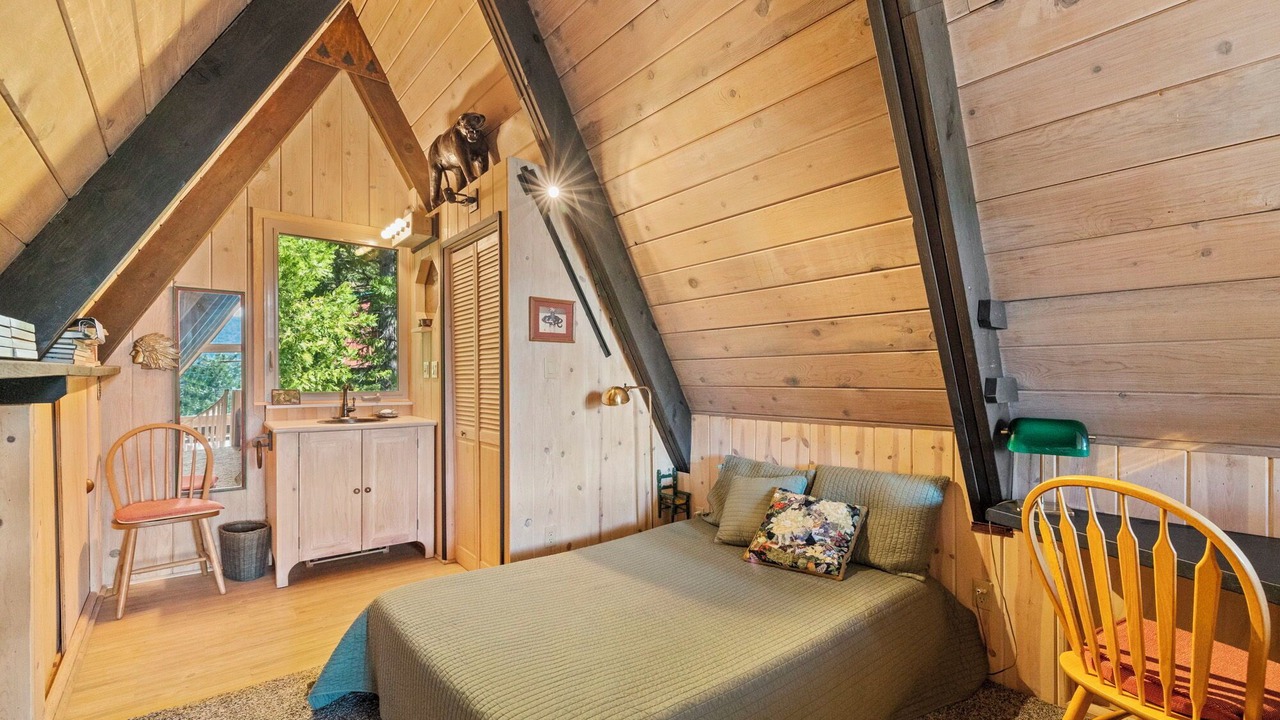 Photo of Bedroom in Mi-Wuk Village