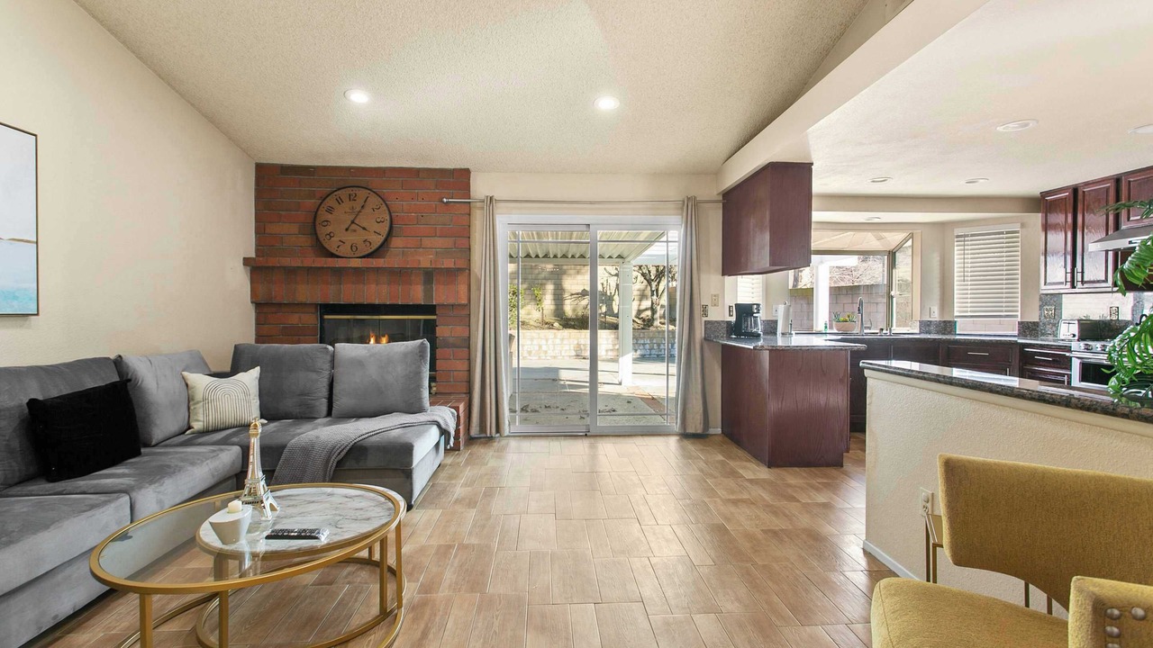 Photo of Livingroom in Walnut