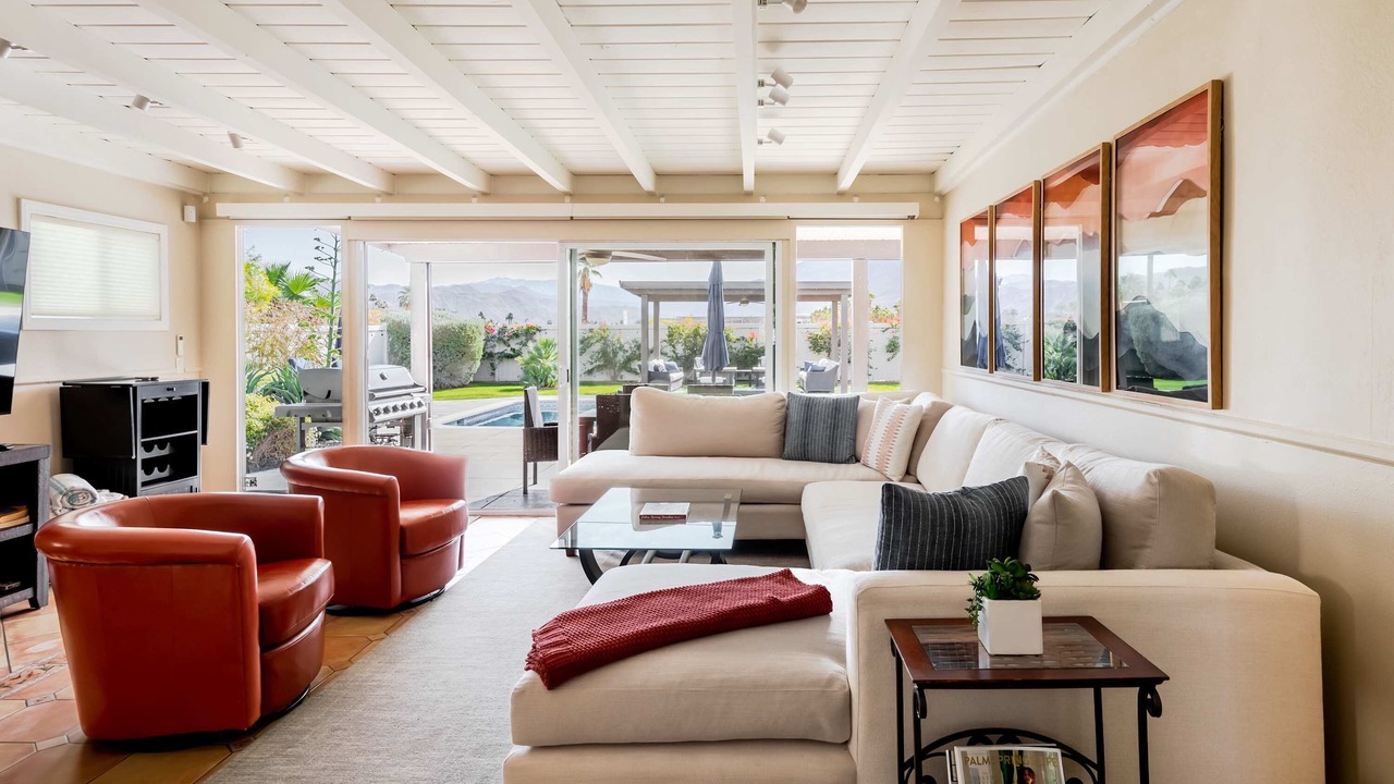 Photo of Livingroom in The Movie Colony
