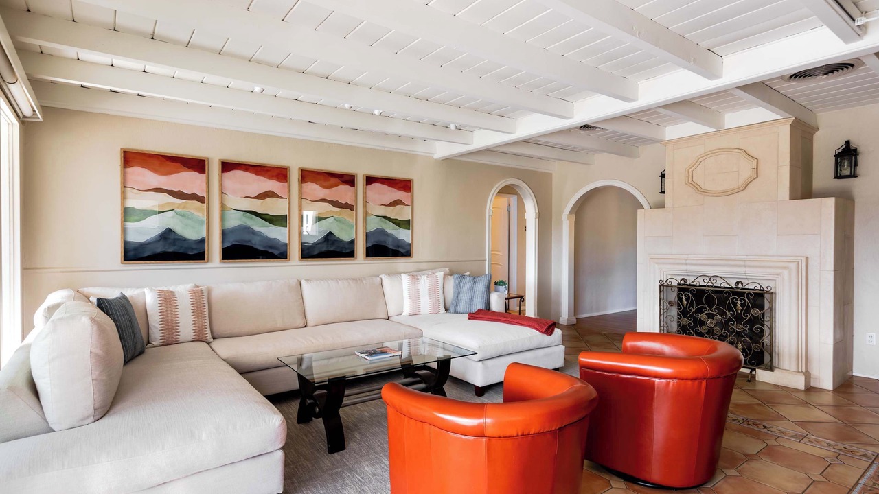 Photo of Livingroom in The Movie Colony