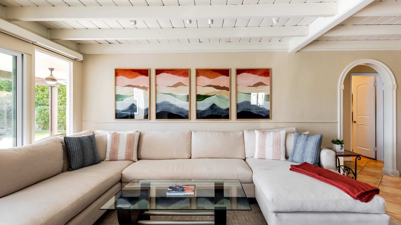 Photo of Livingroom in The Movie Colony