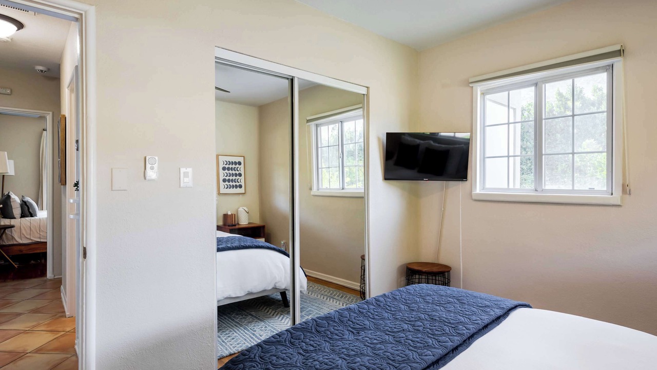 Photo of Bedroom in The Movie Colony