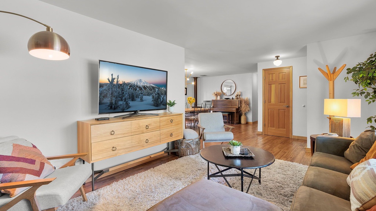 Photo of Livingroom in Southern Crossing