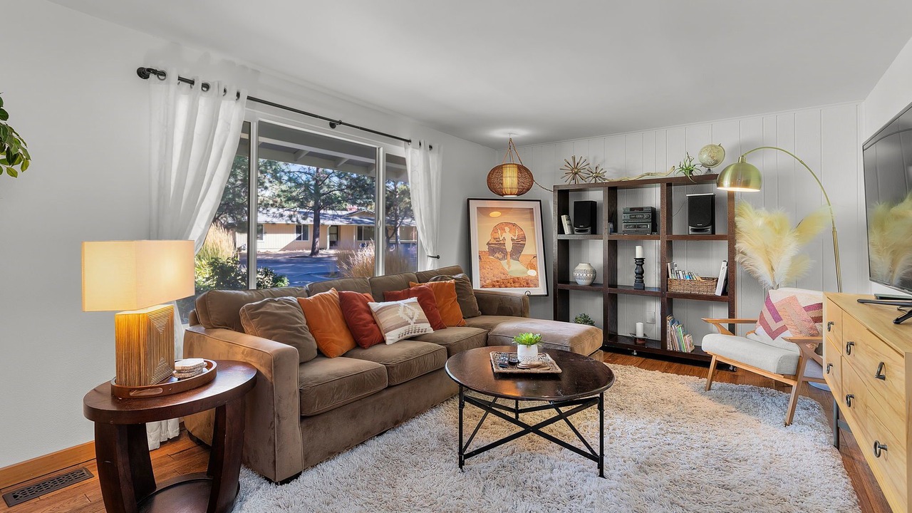 Photo of Livingroom in Southern Crossing
