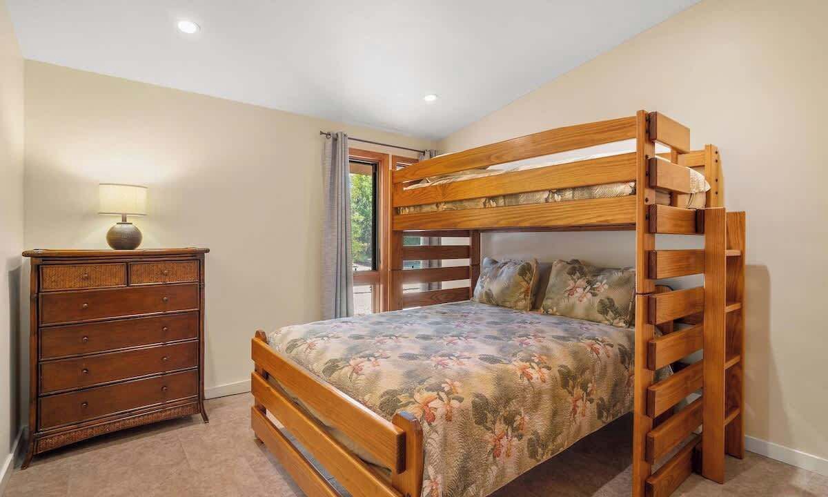 Photo of Bedroom in Magnesia Falls Cove