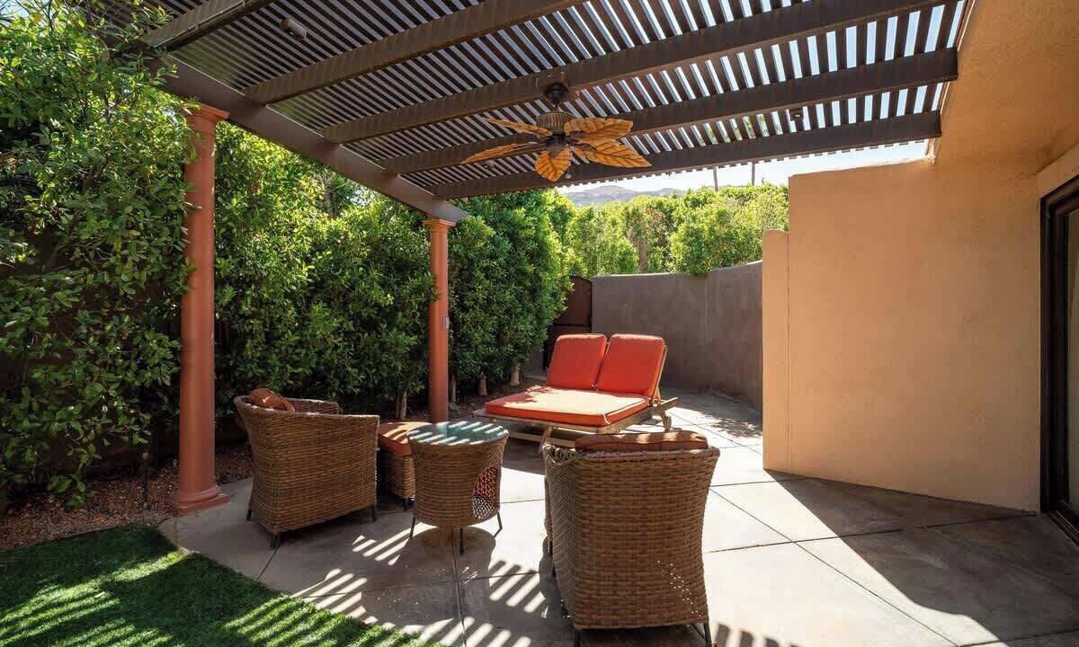 Photo of Patio Balcony in Magnesia Falls Cove