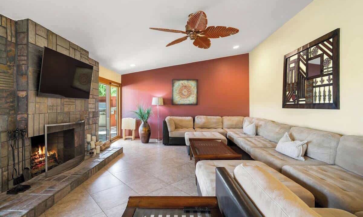 Photo of Livingroom in Magnesia Falls Cove