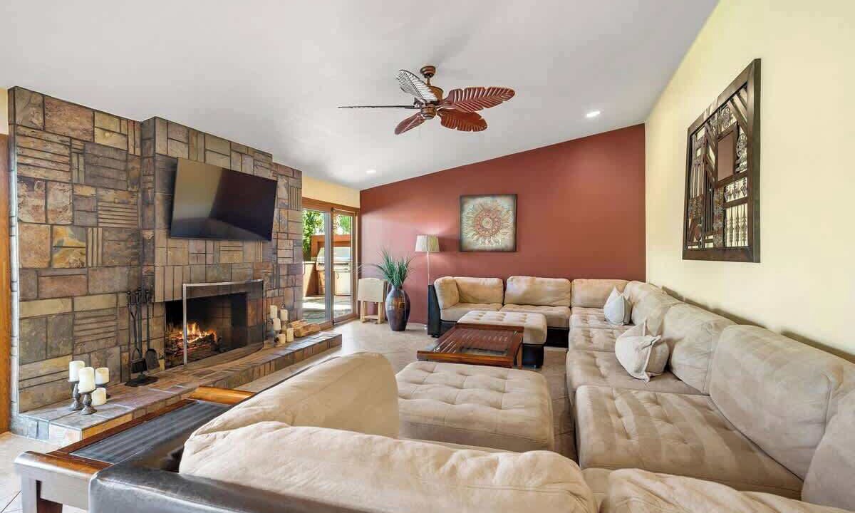 Photo of Livingroom in Magnesia Falls Cove
