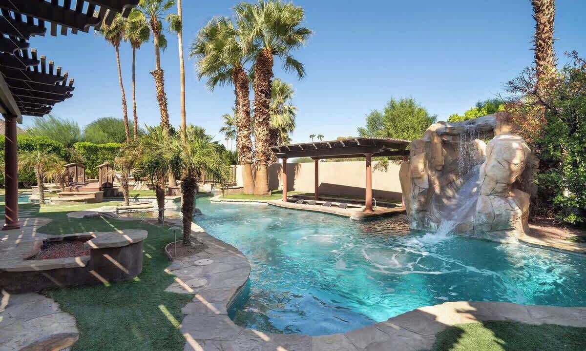 Photo of Outdoor in Magnesia Falls Cove