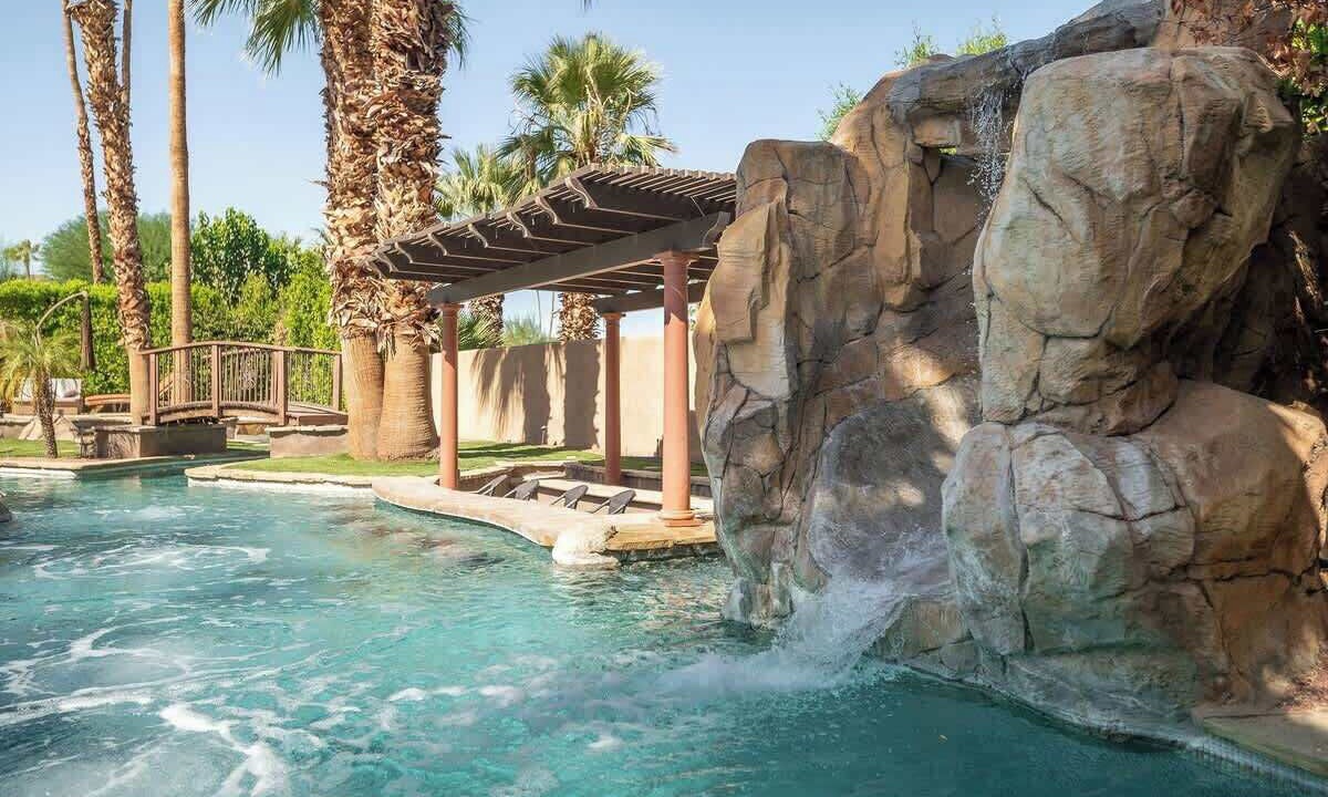 Photo of Outdoor in Magnesia Falls Cove