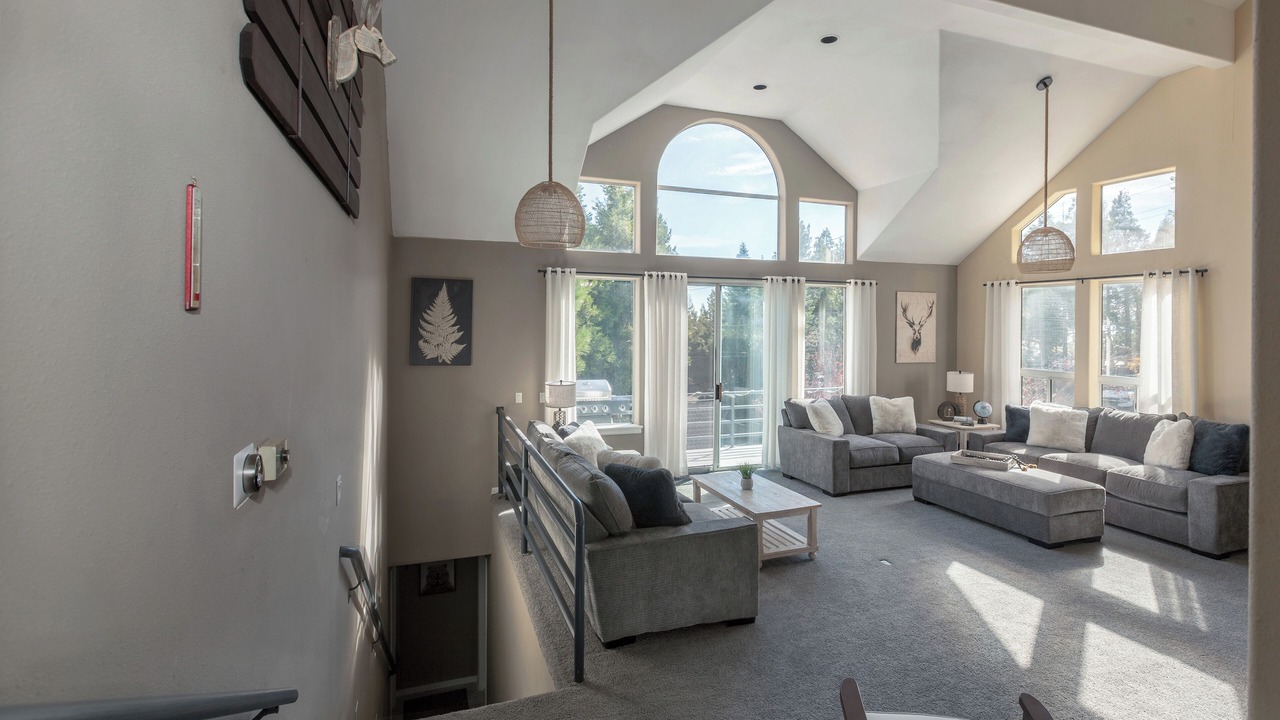 Photo of Livingroom in Running Springs