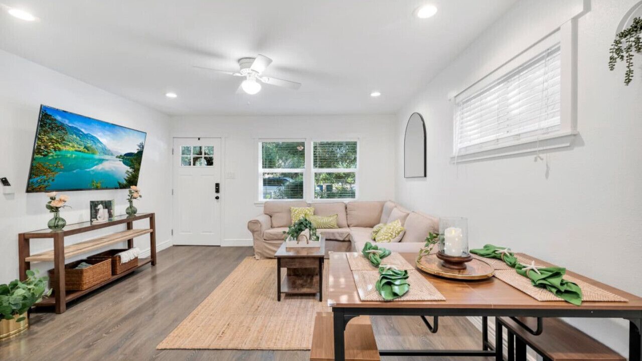Photo of Livingroom in Thousand Oaks