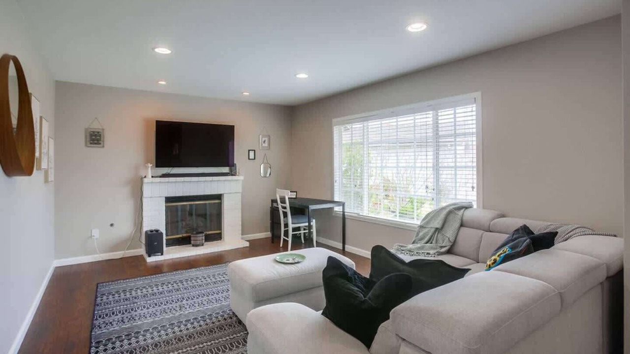 Photo of Livingroom in Mira Mesa