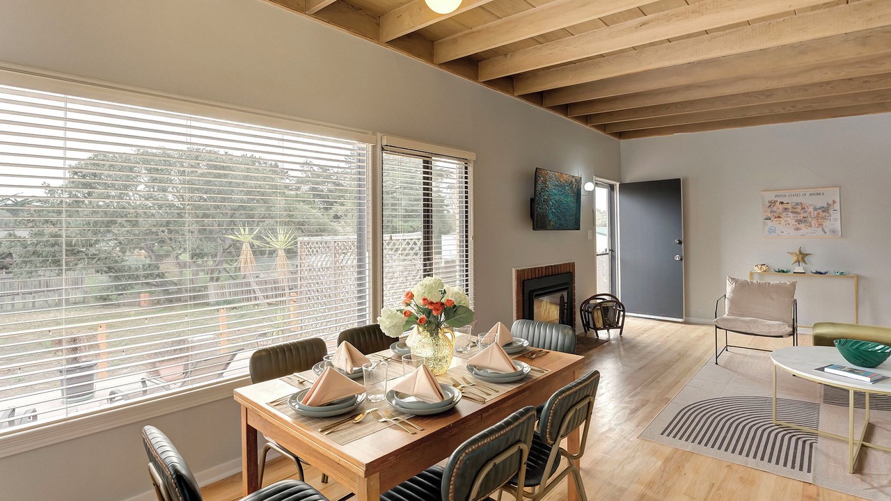 Photo of Bedroom in Del Rey Oaks