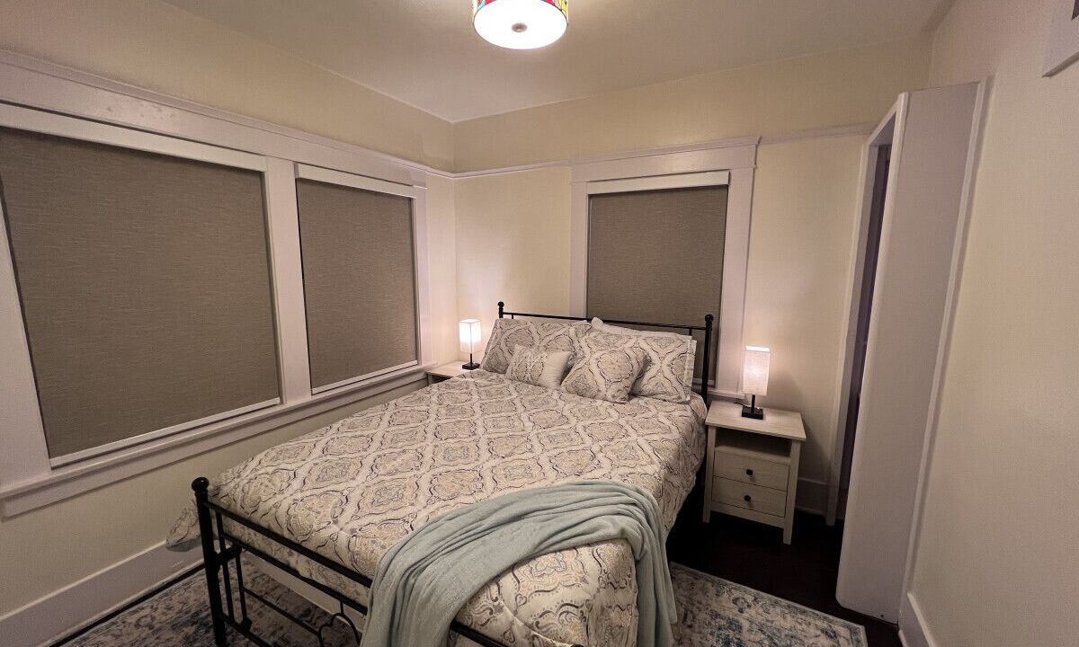 Photo of Bedroom in Alamitos Beach