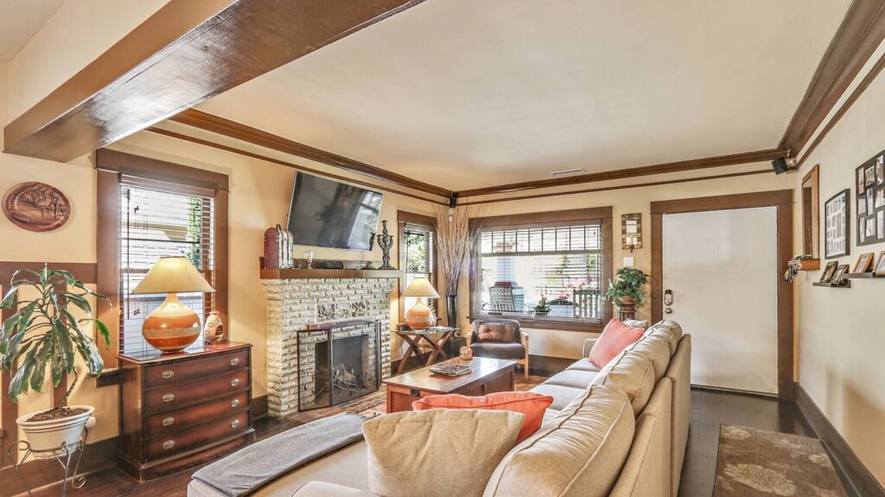 Photo of Livingroom in Alamitos Beach