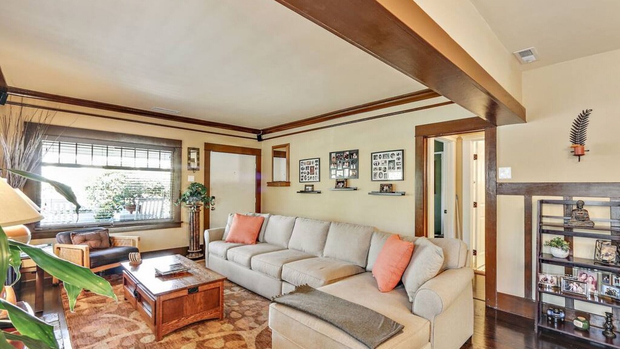 Photo of Livingroom in Alamitos Beach