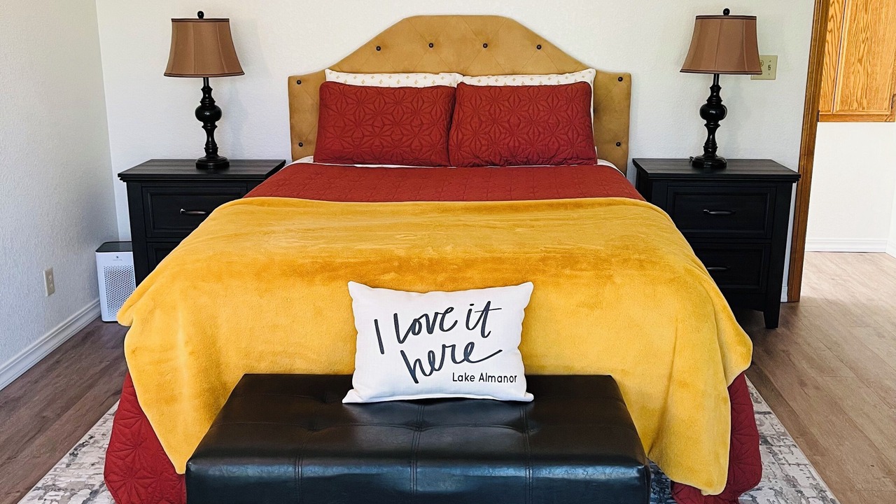 Photo of Bedroom in Lake Almanor West
