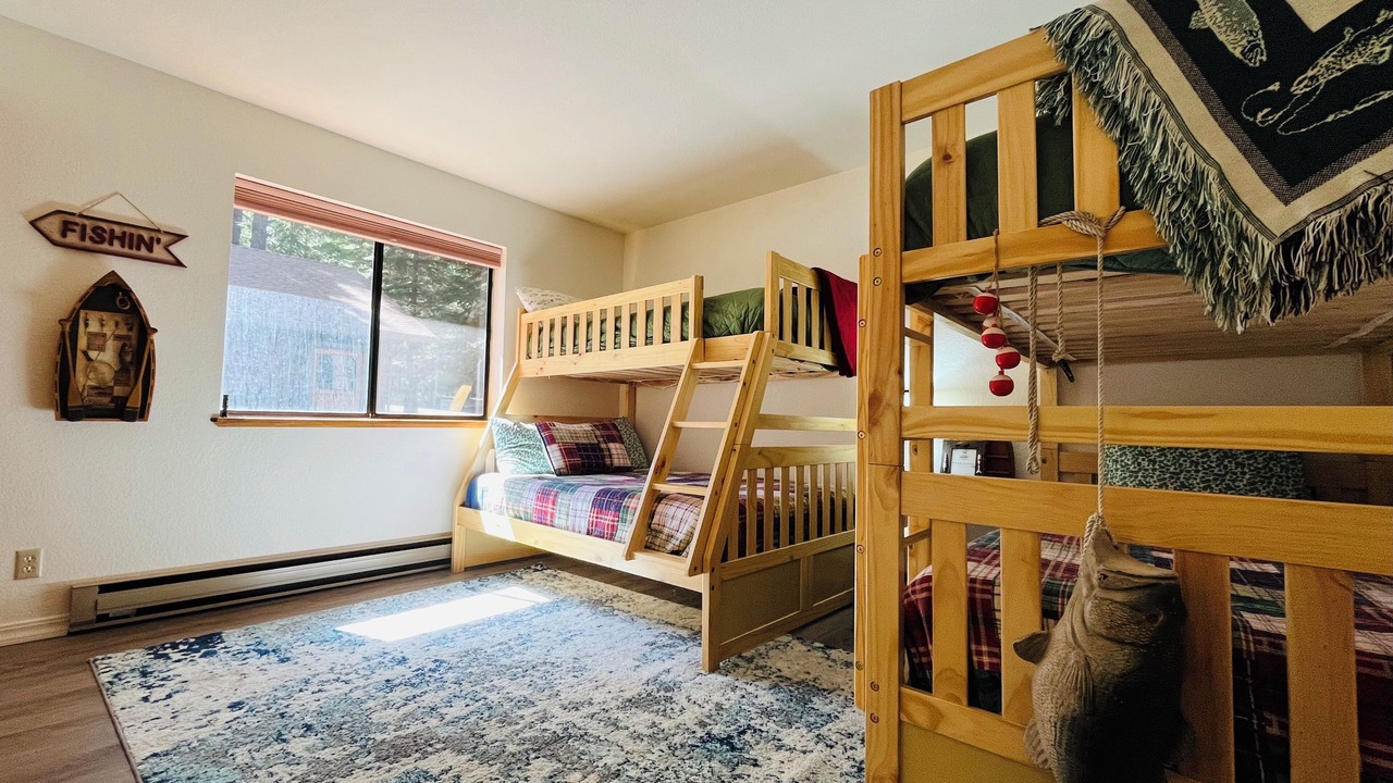Photo of Bedroom in Lake Almanor West