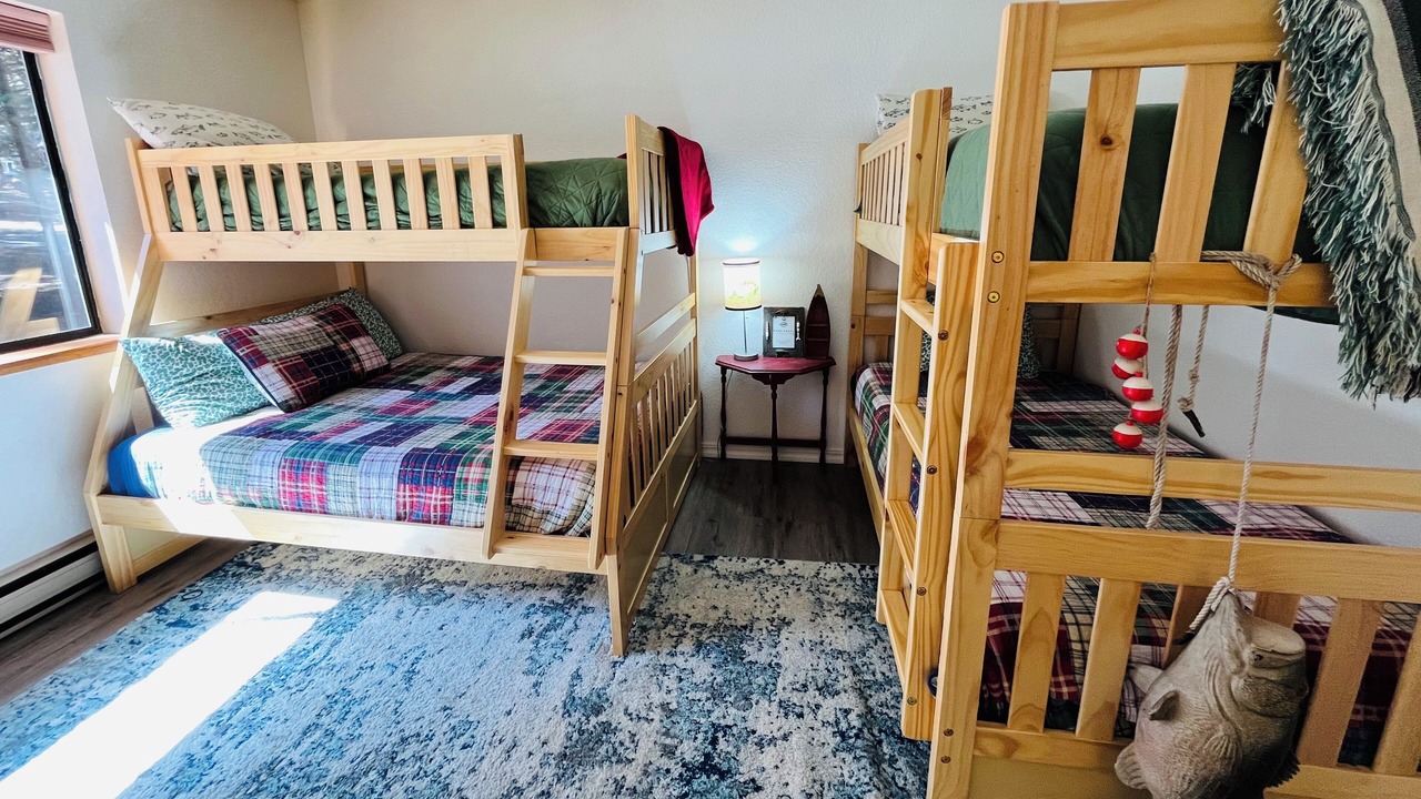 Photo of Bedroom in Lake Almanor West