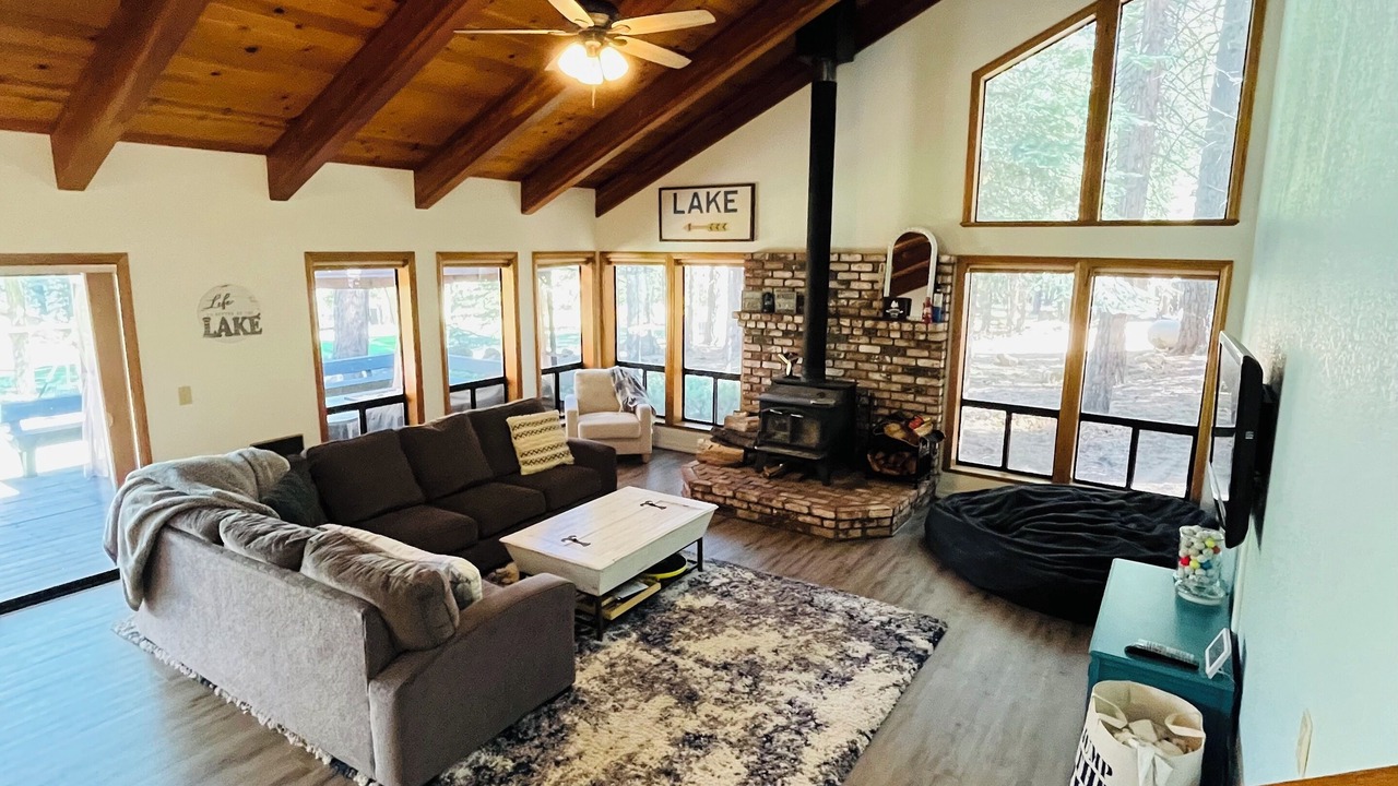 Photo of Livingroom in Lake Almanor West